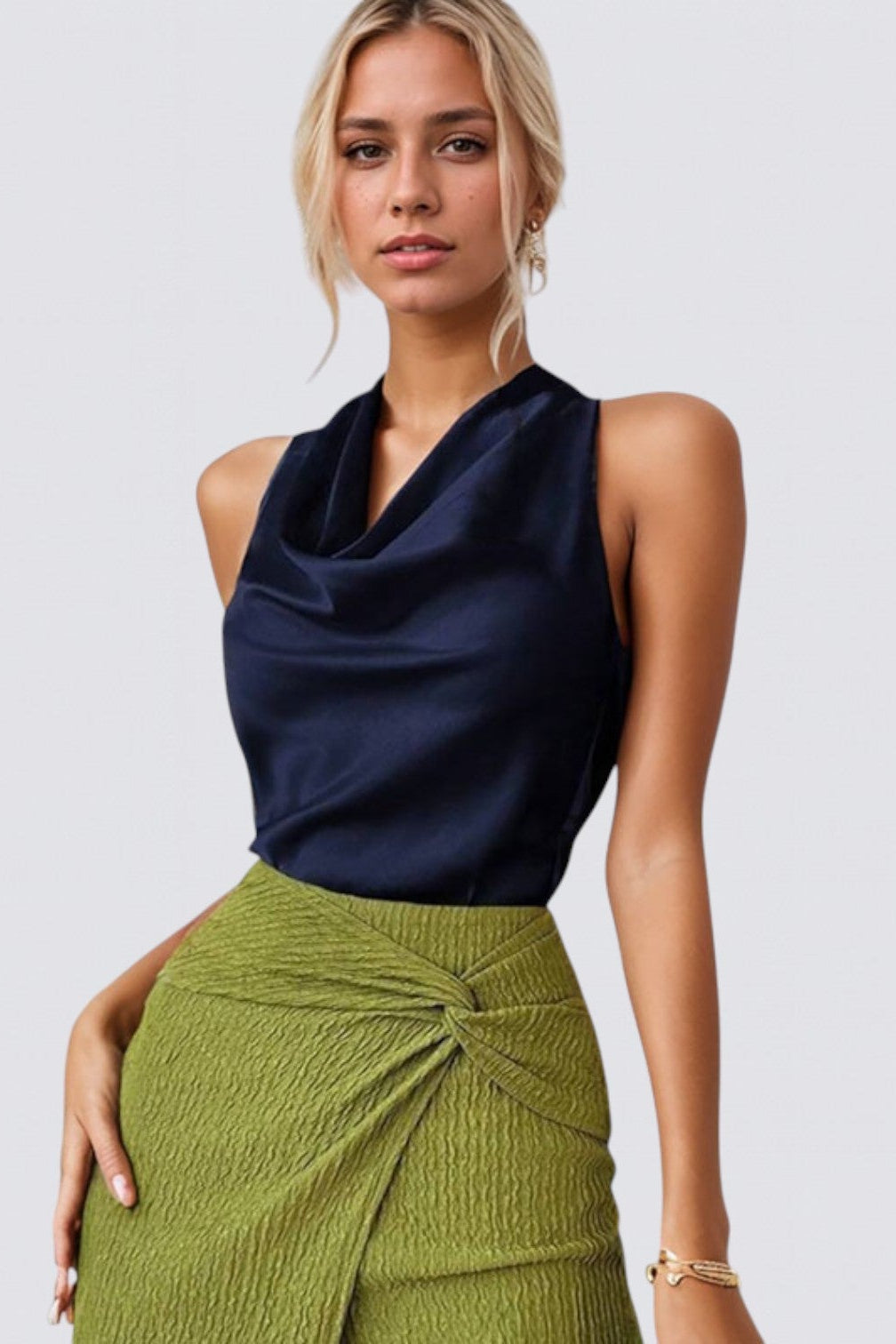 Top sin mangas de satén