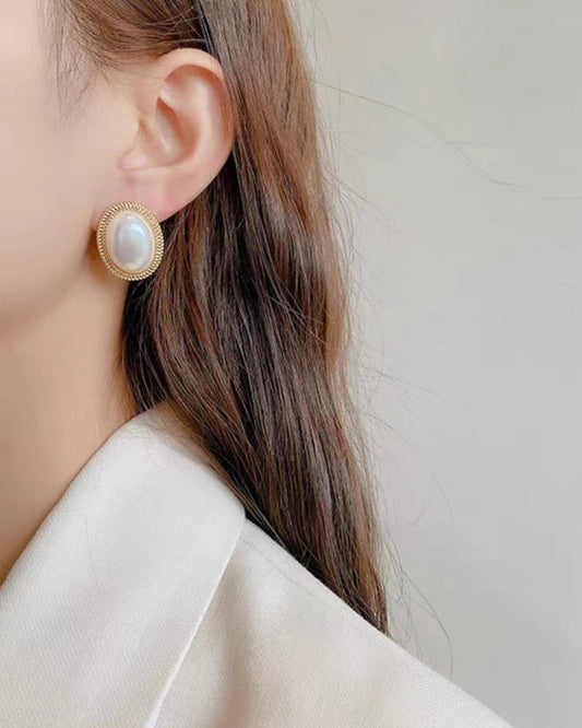 Pendientes de perla ovalada Radiance