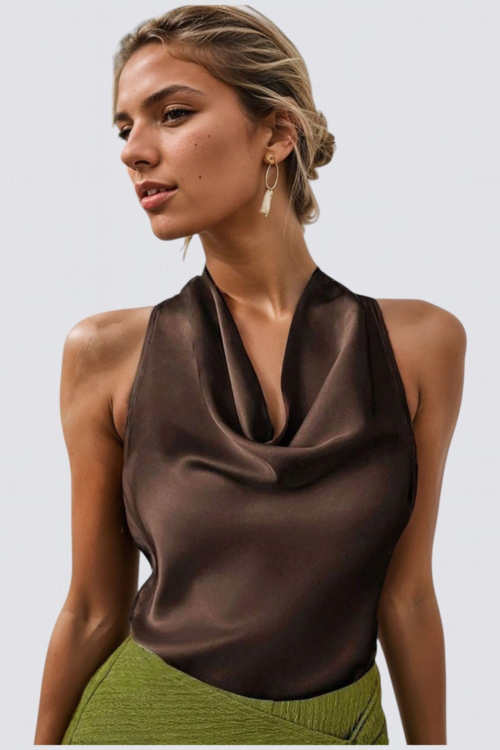 Top sin mangas de satén