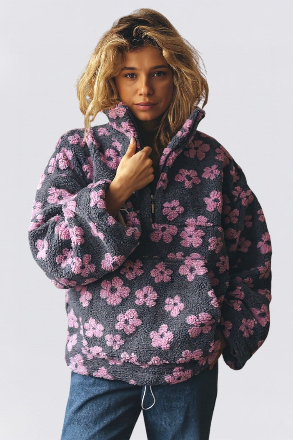 Elia™ – Suéter Floral de Felpa